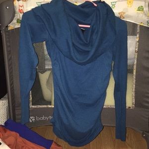 Sweater 🎆donating feb 1